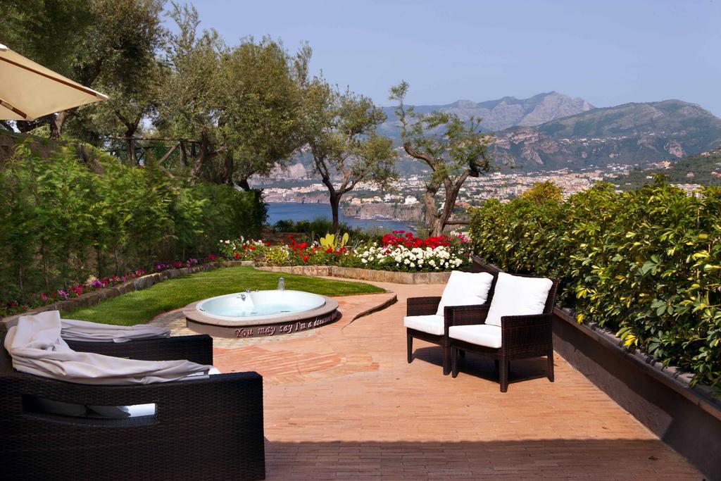 Hotel Bristol Sorrento Esterno foto